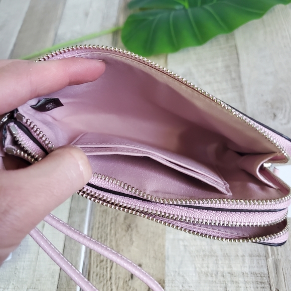 COACH | Pebble Leather Double Corner Zip Wristlet in Carnation - Picture 6 of 9